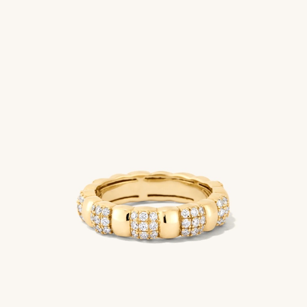 Mejuri Pavé Diamond Soft Charlotte Ring — 14k Yellow Gold, Size